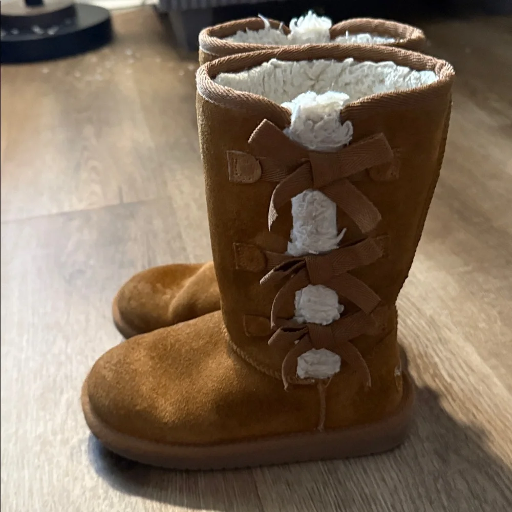 Koolaburra by UGG boots size 12